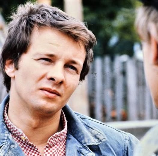 Zagrał Leszka w "Daleko od szosy". Krzysztof Stroiński ma obecnie 76 lat