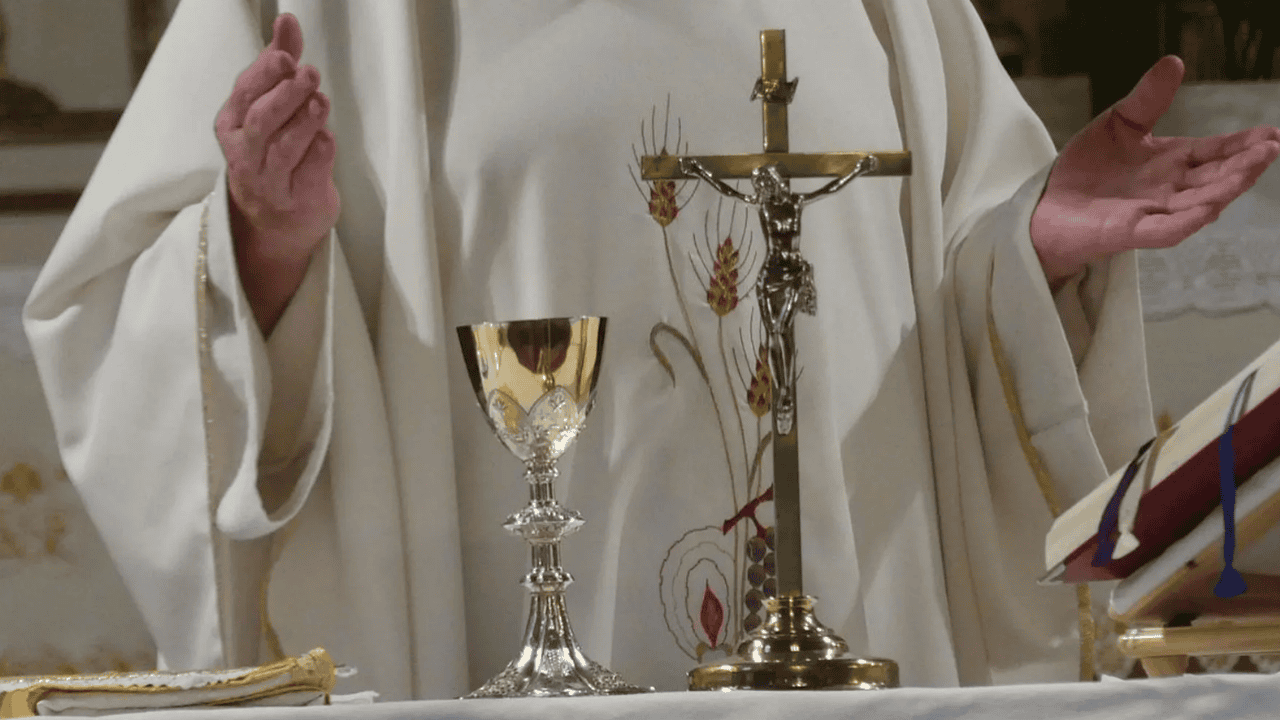 Znany polski duchowny rezygnuje z kapłaństwa. Zwrócił się do Watykanu