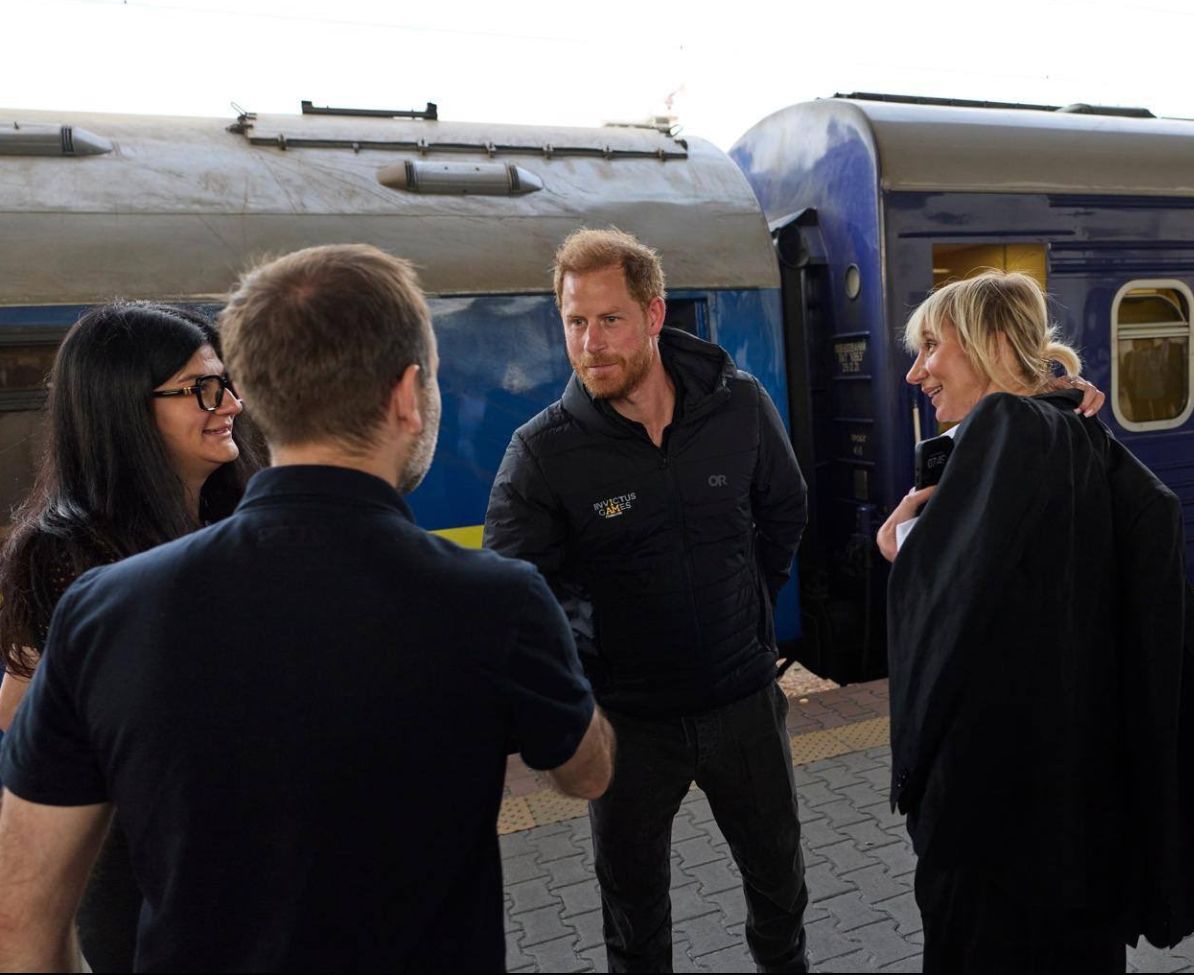 Atak na księcia Harry'ego. Ochroniarz osłonił go własnym ciałem