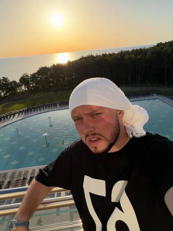 Książulo pokazał nowe zdjęcia z luksusowego hotelu Gołębiewski. Tego nikt się nie spodziewał