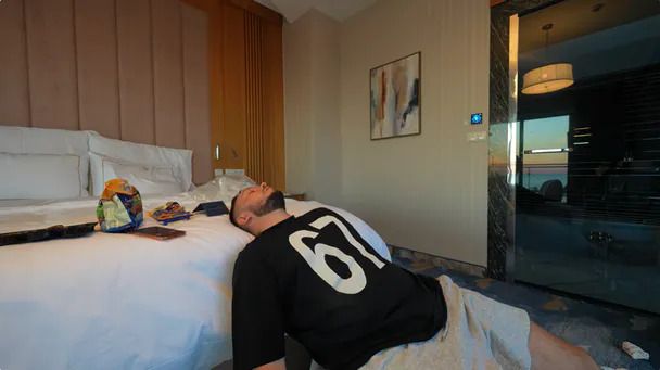 Książulo pokazał nowe zdjęcia z luksusowego hotelu Gołębiewski. Tego nikt się nie spodziewał