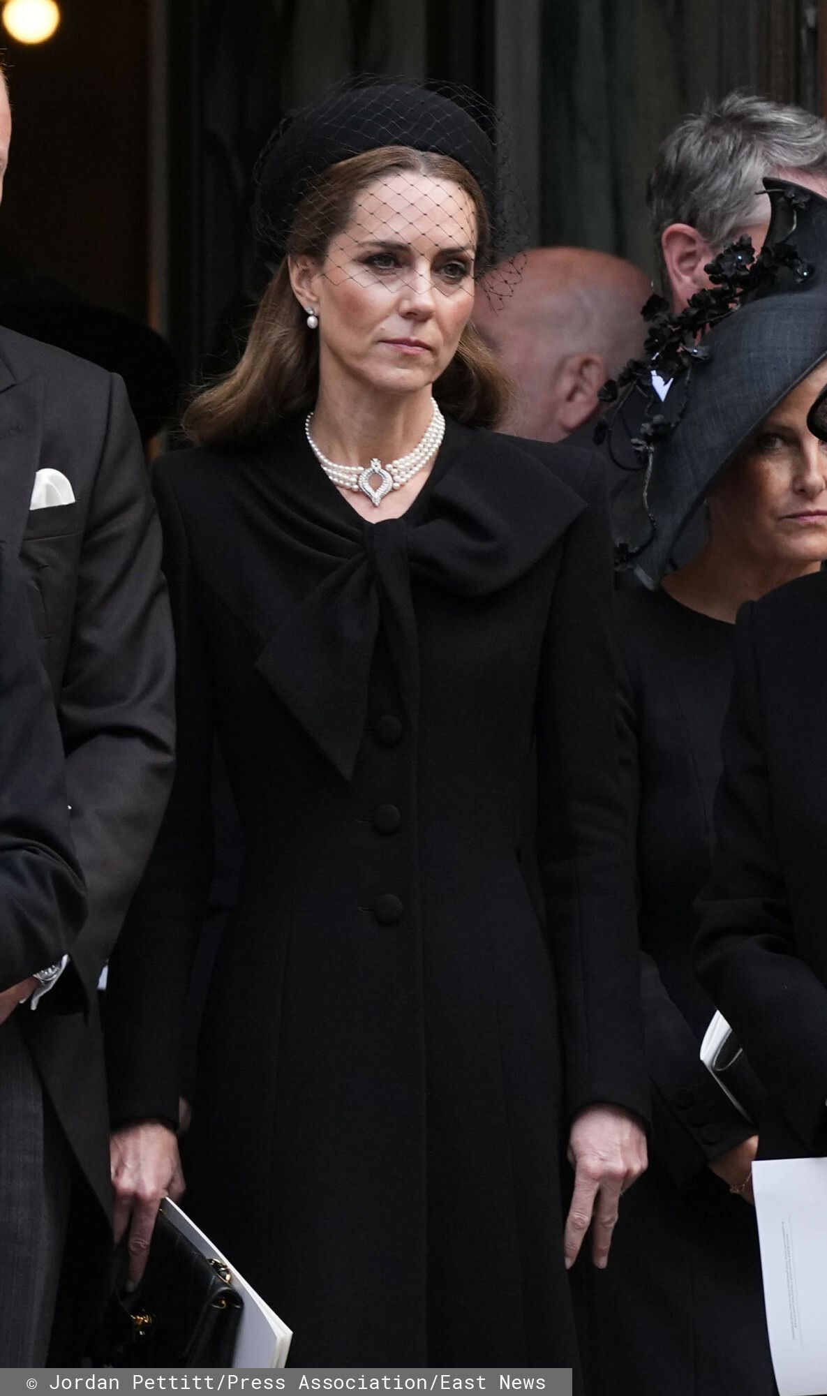 Pogrzeb księżnej Kentu. Ludzie patrzą na Kate. Nie dała rady tego ukryć