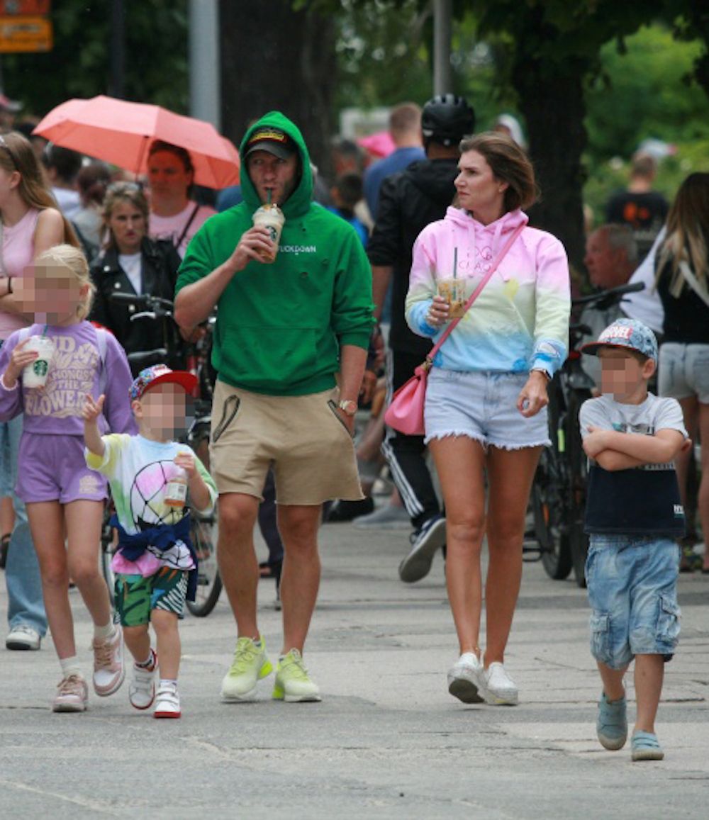 Kuba Błaszczykowski z żoną i dziećmi w Sopocie, fot. paparazzi