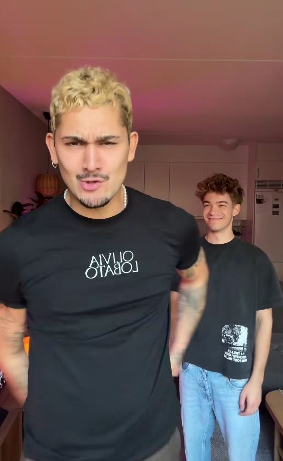Coming out gwiazdy nowej edycji "TzG". Pochwalił się w sieci partnerem