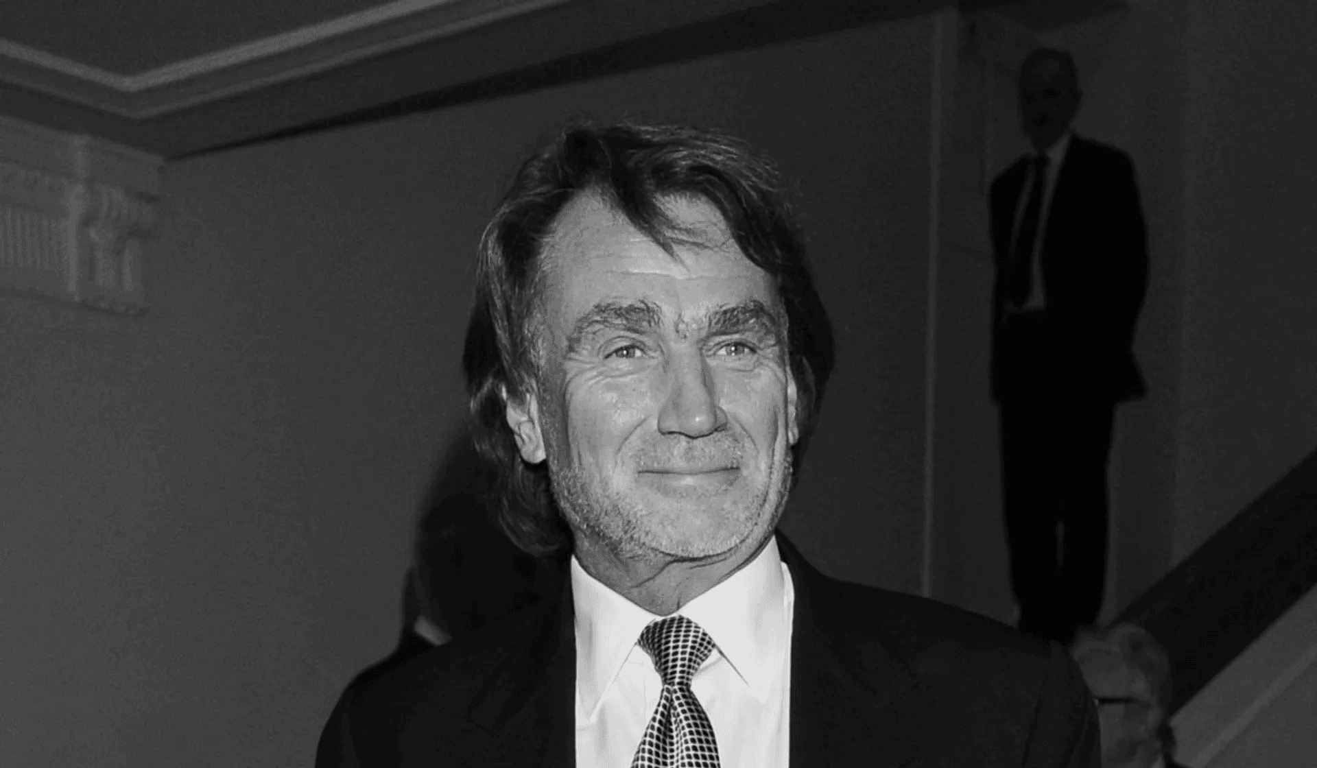 Wiemy, jak wygląda grób Jana Kulczyka. Uwagę przyciąga ten jeden szczegół