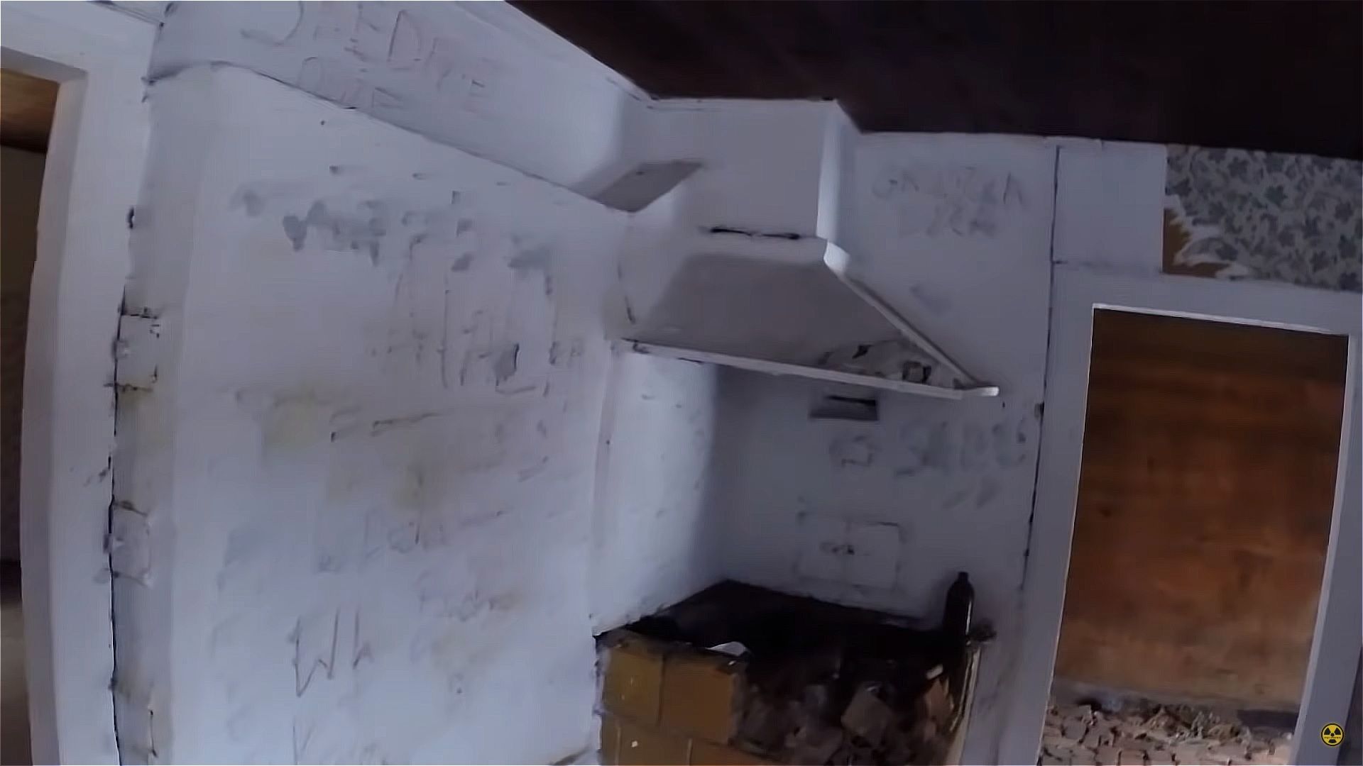 Kultowy dom z serialu Ranczo został zrównany z ziemią. Fot. kadry z kanały YouTube @Urban Explorers (2).jpg
