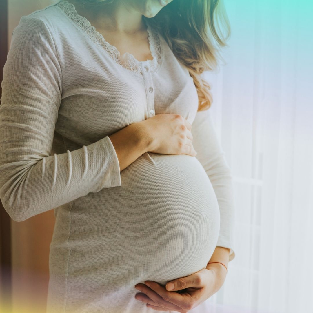 Zwolnienie lekarskie w trakcie ciąży. Ten kod znacząco zwiększa świadczenie