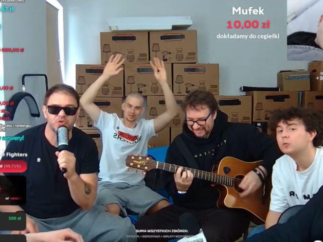 Julia Wieniawa pocałowała się na wizji ze znanym aktorem. Wszystko się nagrało