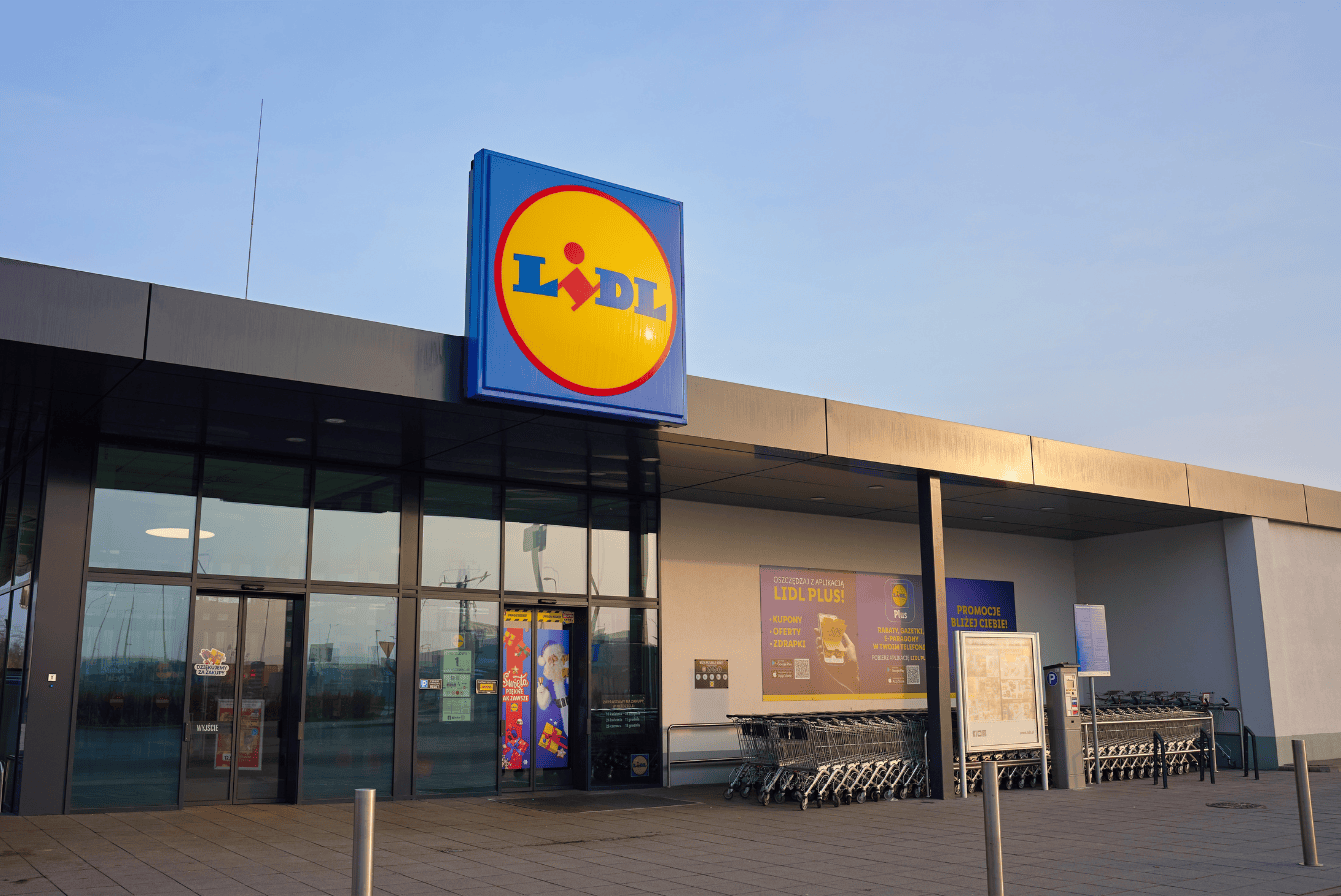Piątkowe promocje w Lidlu 3 lipca. Indyk, masło i warzywa w niższych cenach