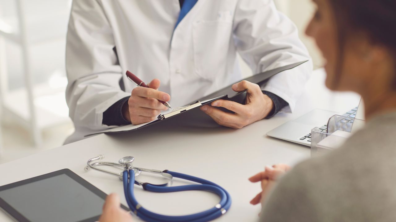 1 listopada leki znikają z listy refundacyjnej. Pacjenci muszą o tym wiedzieć, to ważne substancje