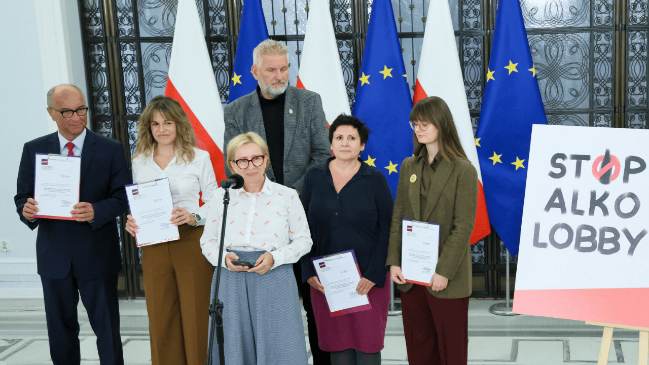 Nocna prohibicja w całej Polsce, zakaz sprzedaży na stacjach benzynowych. Poznaliśmy szczegóły projektu