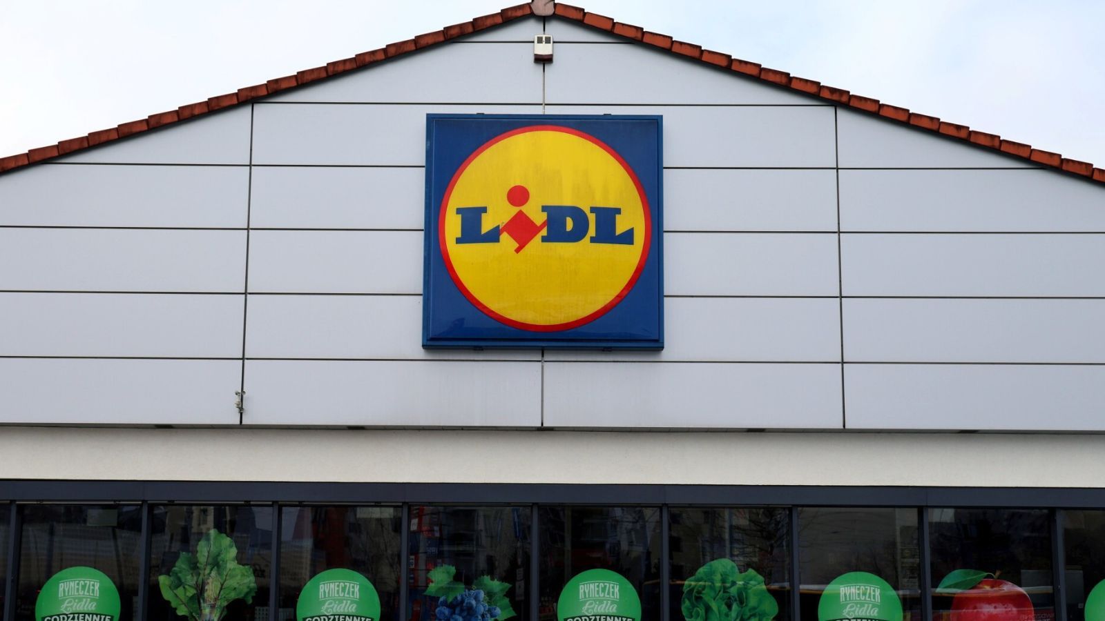 Lidl przecenia popularne produkty. Rabaty sięgają choćby kilkudziesięciu procent
