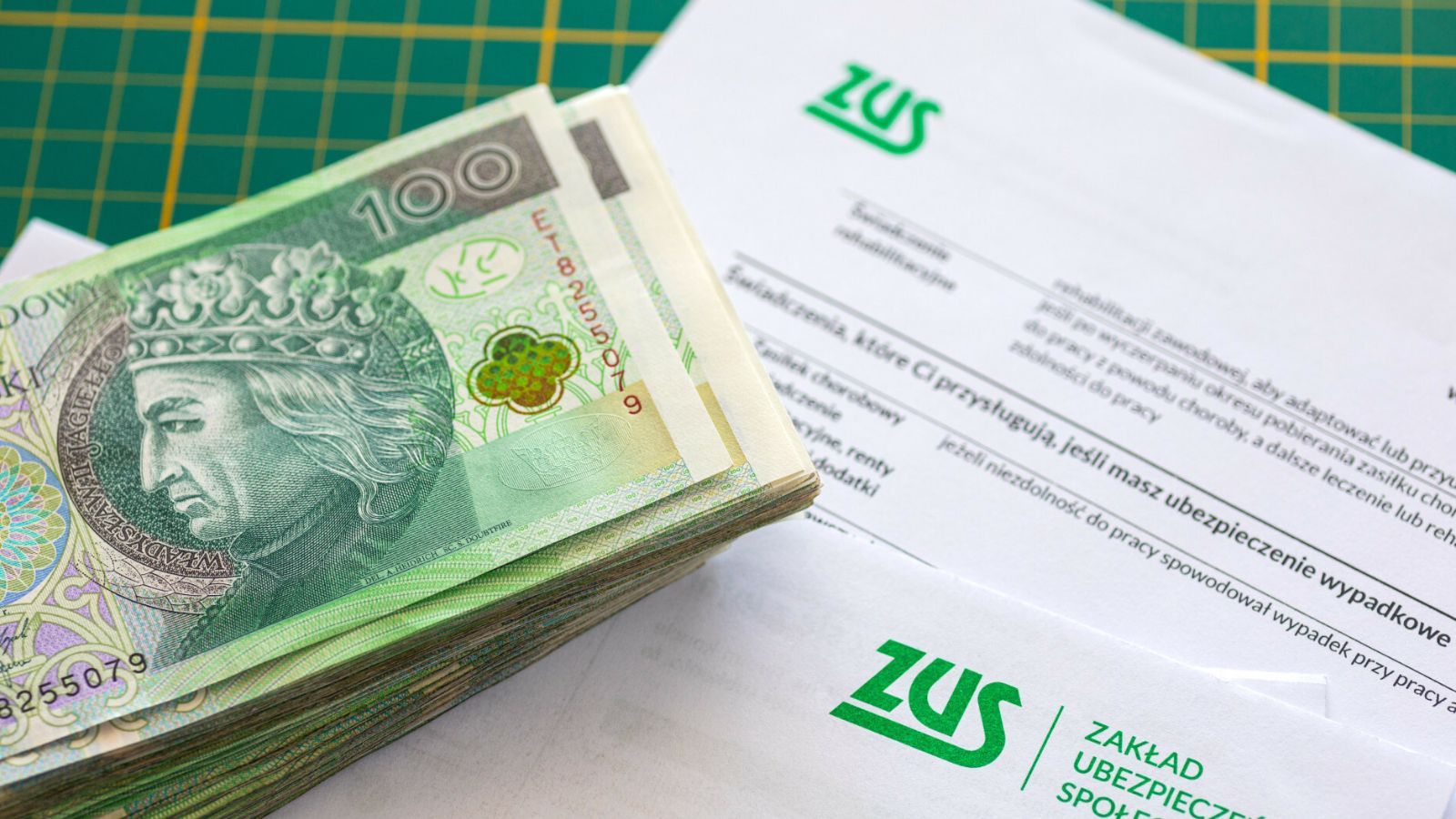 Dobre wieści z ZUS dla seniorów. Pieniądze wpłyną na konto szybciej, padły daty