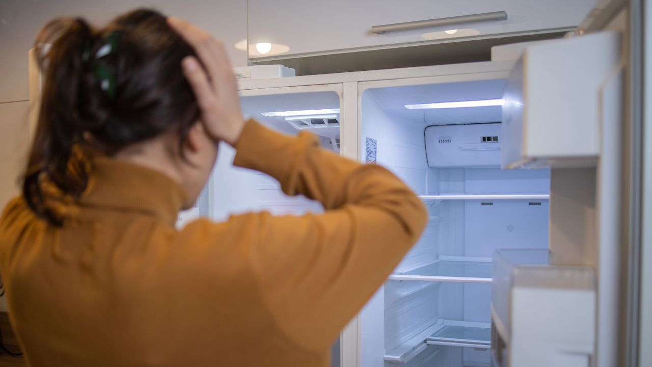 Dlaczego lepiej nie podłączać lodówki w piwnicy?