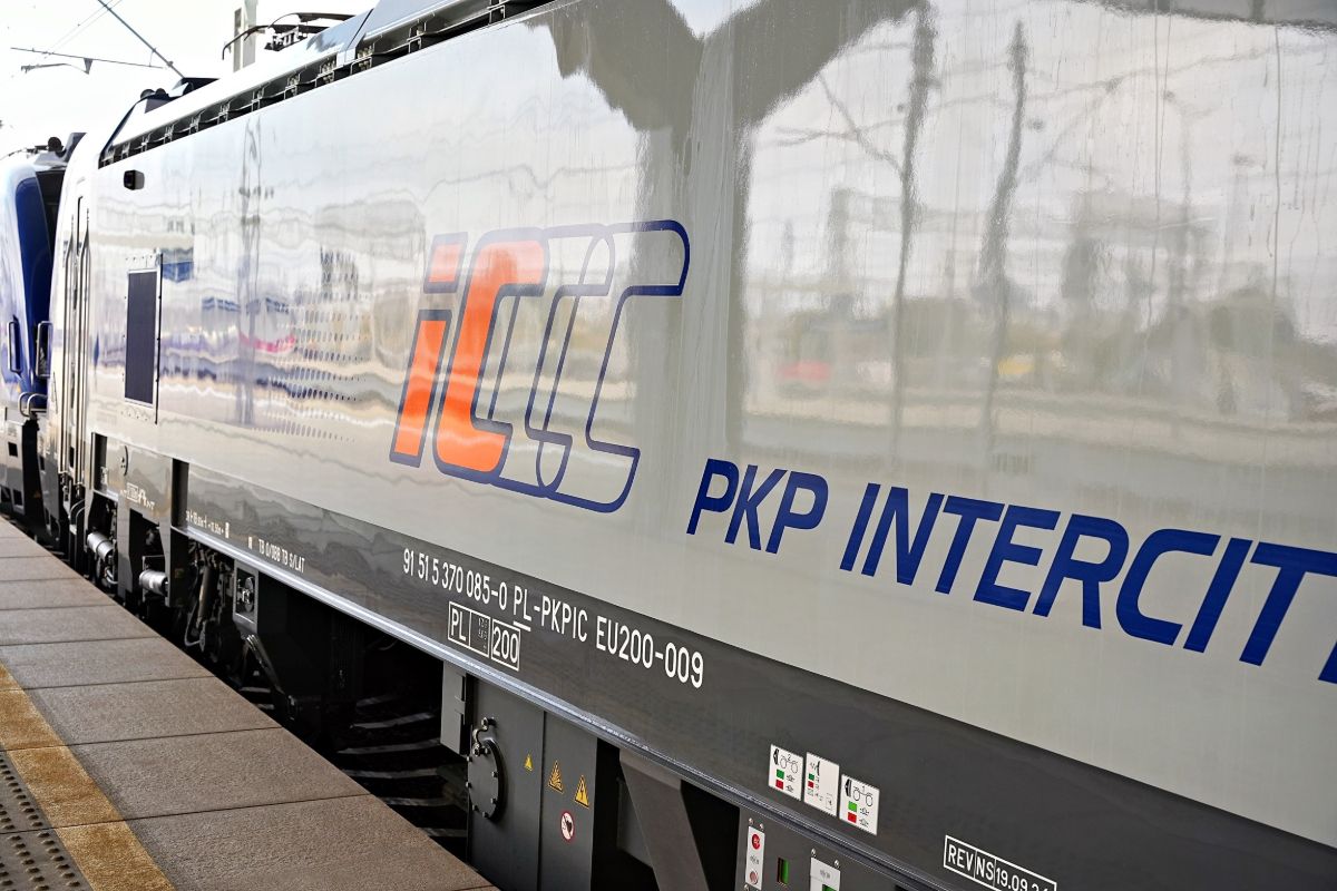 Lokomotywa Griffin 200 - PKP Intercity fot.3.jpg