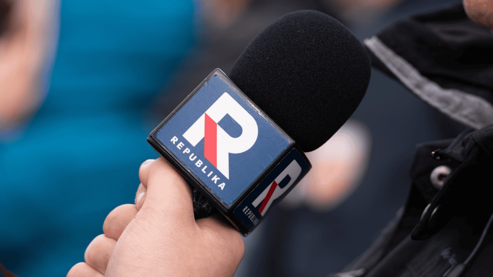 Nietypowe sceny na antenie TV Republika. Kłeczek nagle zwrócił się do widzów