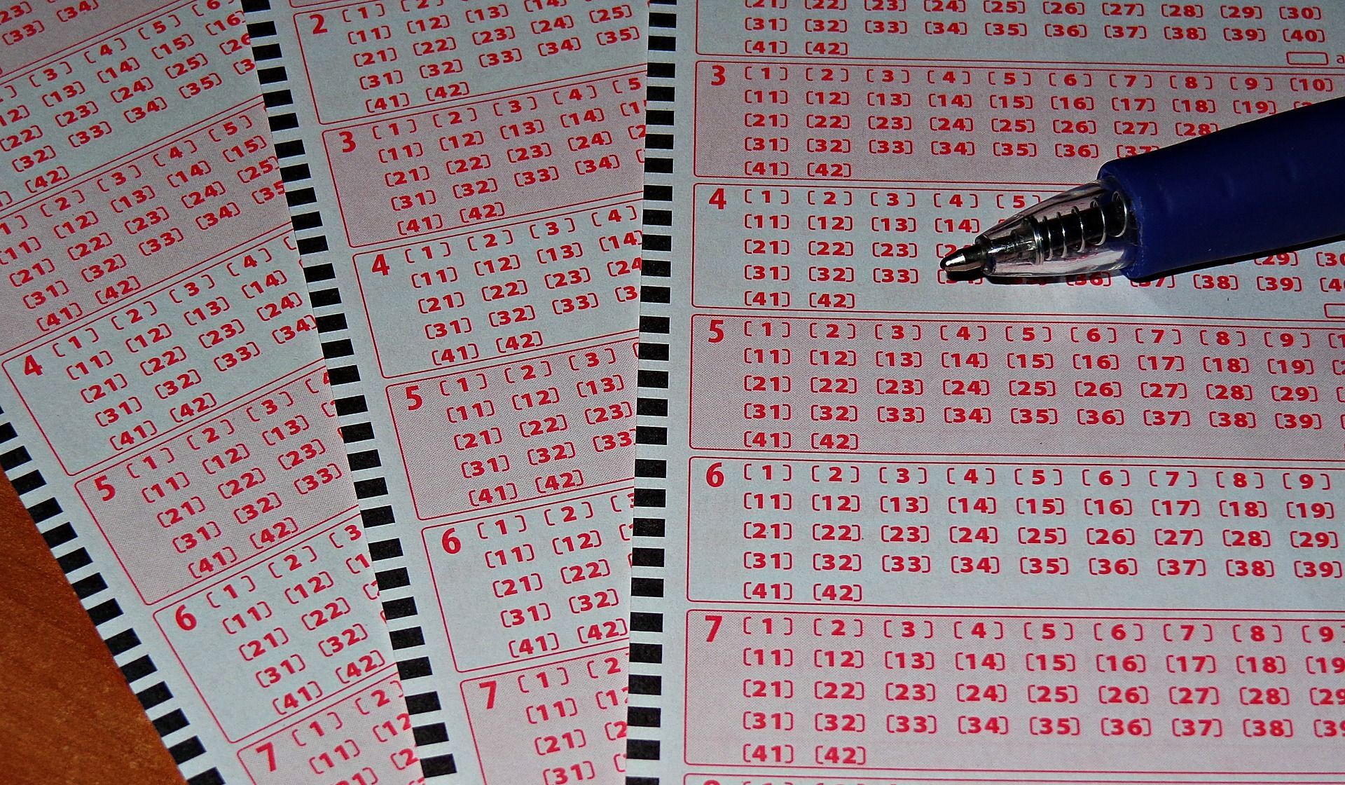 Aż dwie "szóstki" padły w jednym losowaniu Lotto.