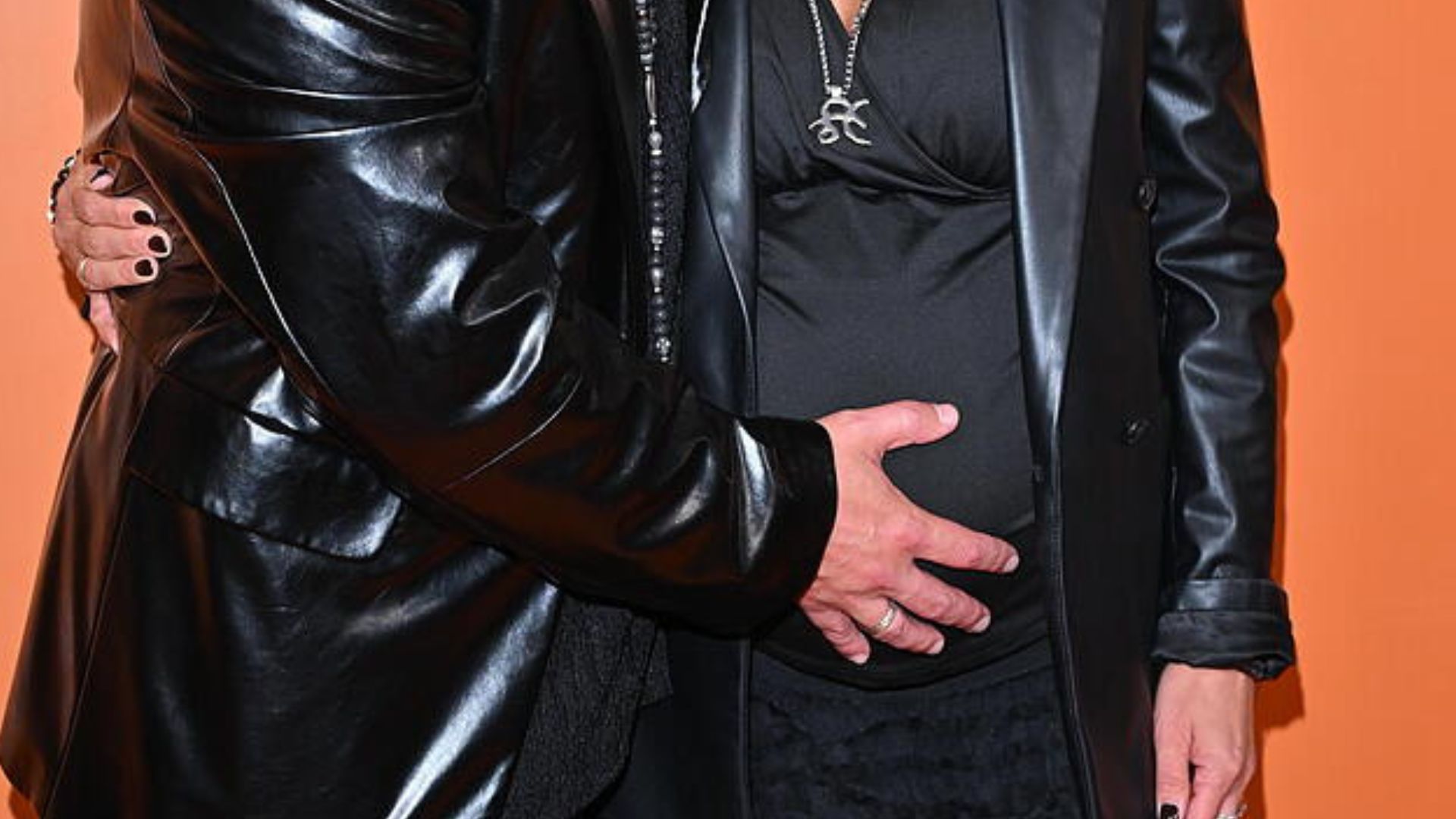 Zabrał żonę w zaawansowanej ciąży na PGE Narodowy. Kolejne dziecko gwiazdy w drodze!