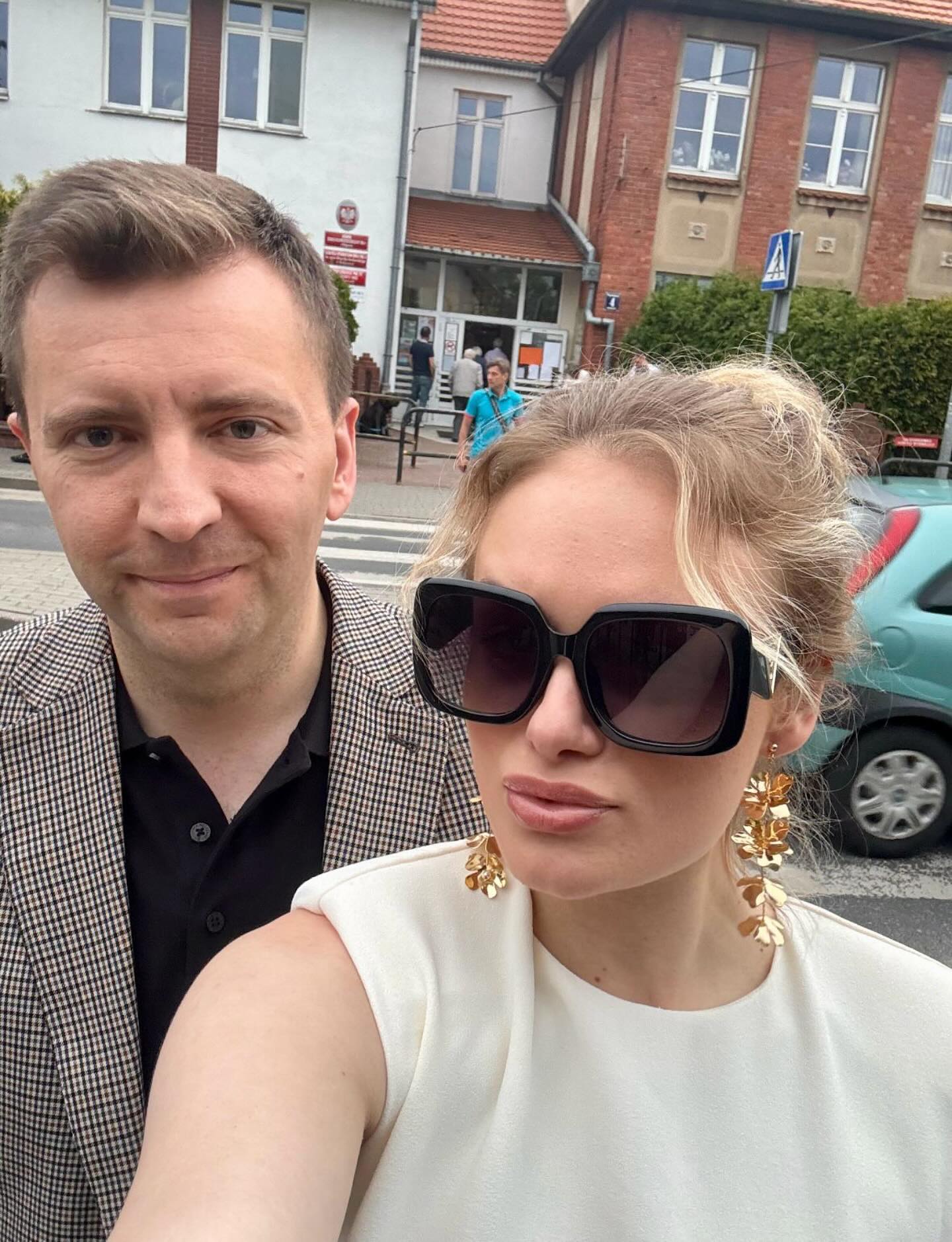 Schreiber ogłasza zaręczyny, Zdjęcia pierścionka obiegły media