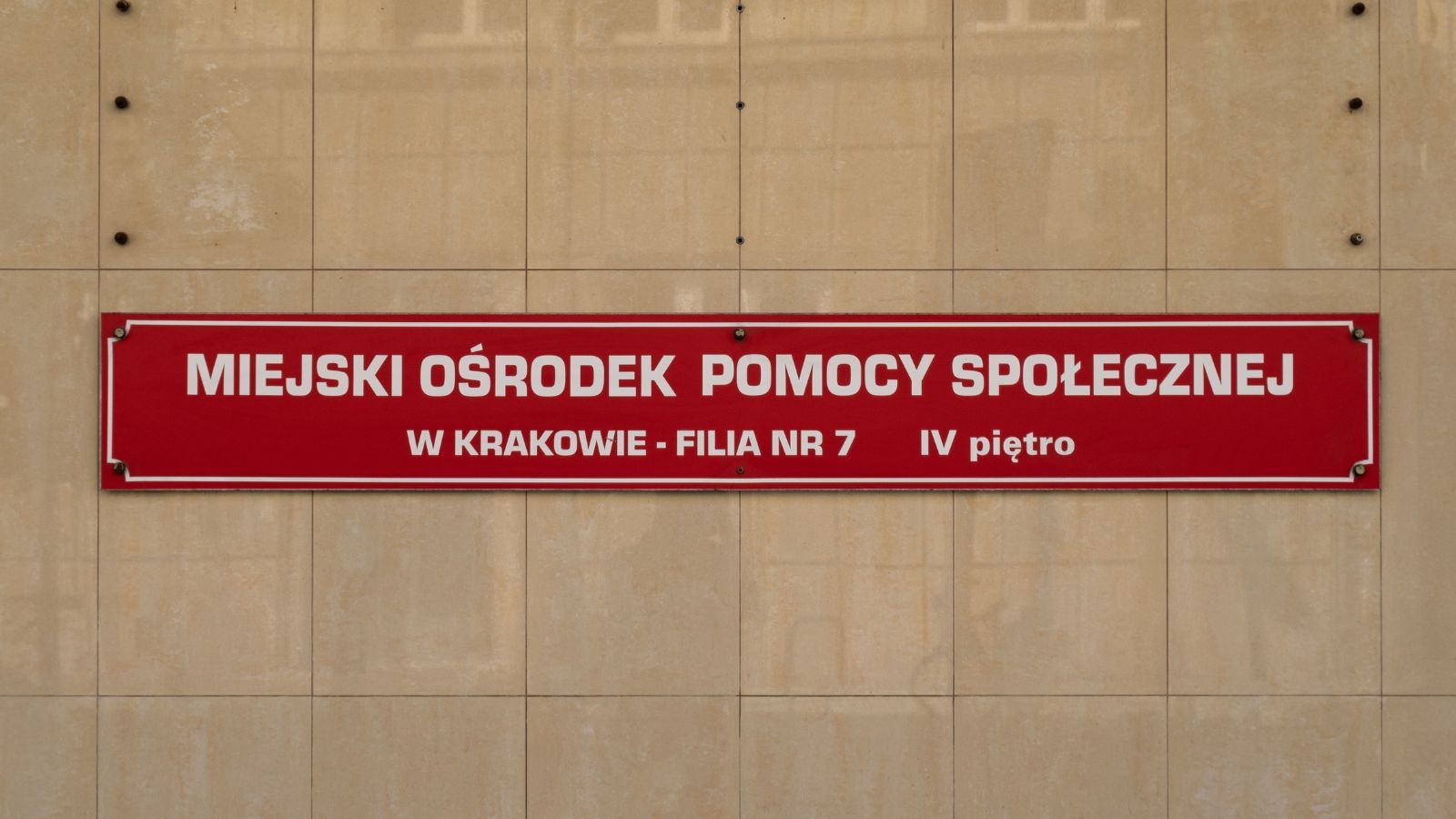MOPS-y do likwidacji, gminy przechodzą na CUS. Wiadomo już, co dalej z zasiłkami