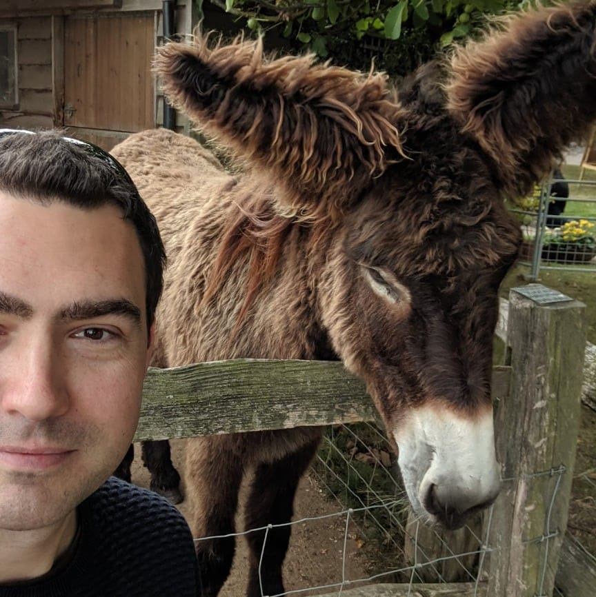 Tak dziś wygląda Piotruś z "Kogla-Mogla". Wyrósł z niego przystojny mężczyzna