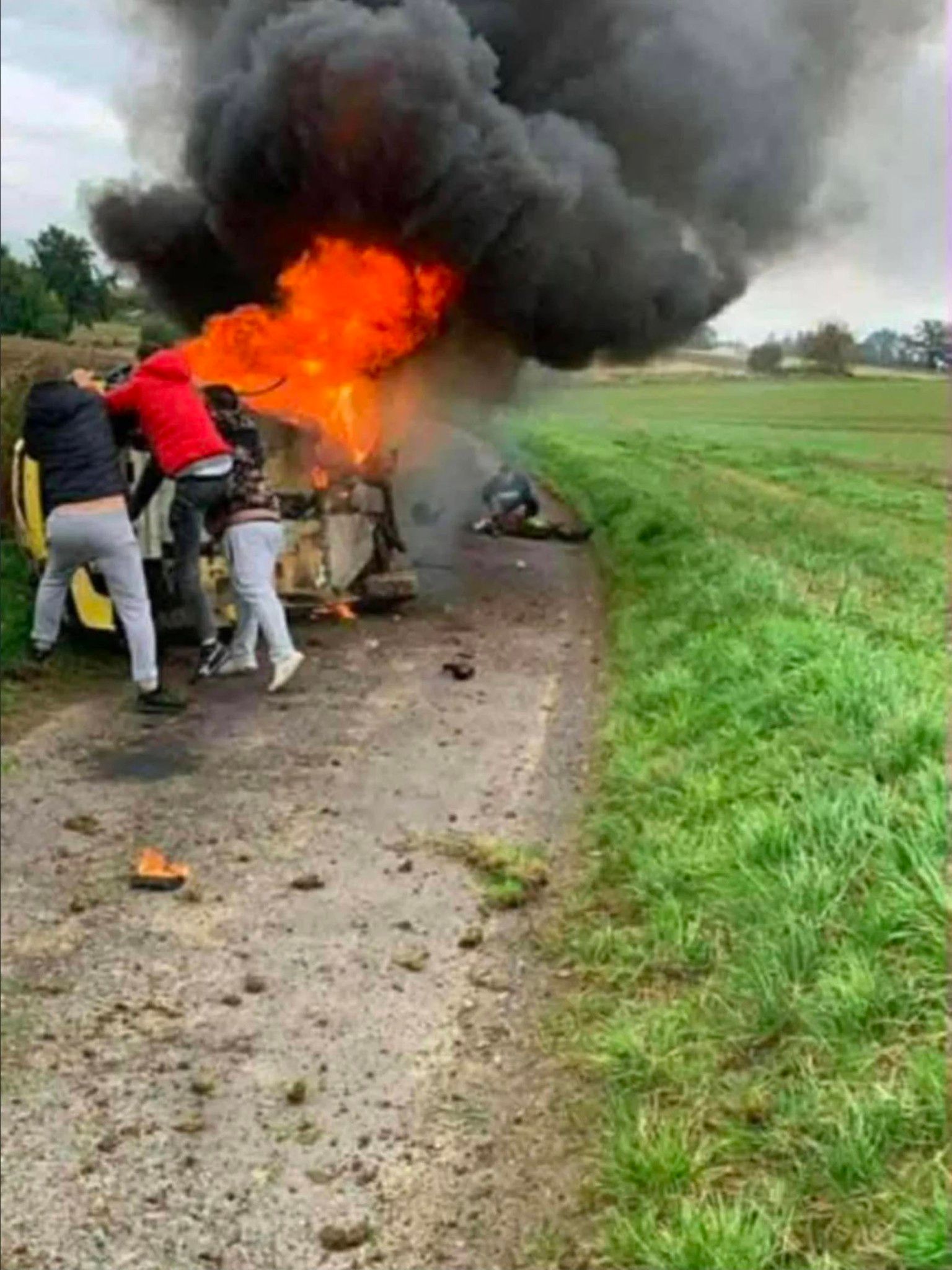 Polski mistrz kierownicy zginął na miejscu. Pilot doznał tragicznych obrażeń twarzy. Przerażające, jak teraz wygląda