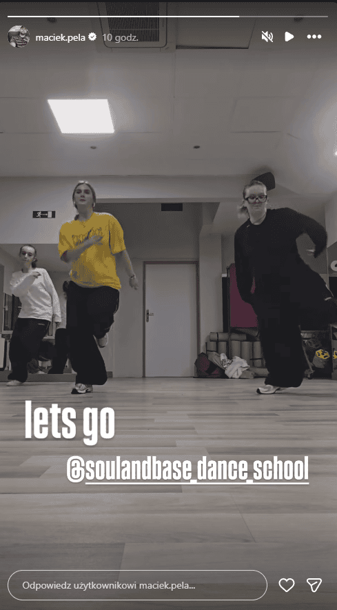 Maciej Pela też nie próżnował. To z nimi spotkał się po rozprawie sądowej. W sieci pojawiło się wymowne nagranie