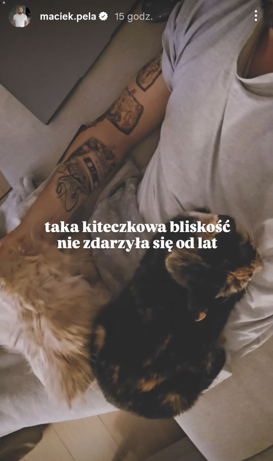 "Taka bliskość...". Pełne czułości zdjęcie Maćka Peli w sieci. Aż miło popatrzeć