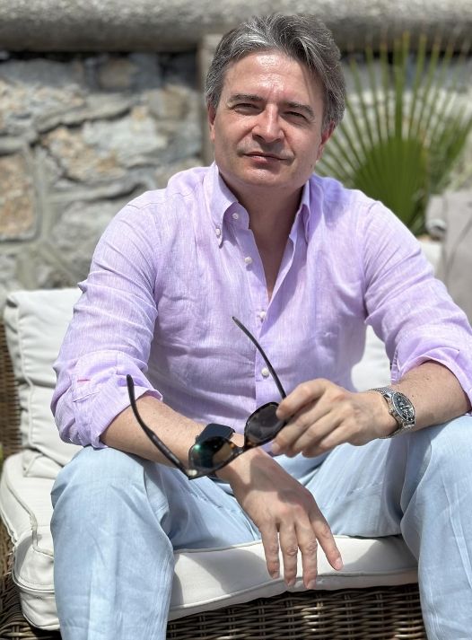 Tak wygląda brat Rogacewicza. Niedawno publicznie uderzył w Marcina i wywołał burzę