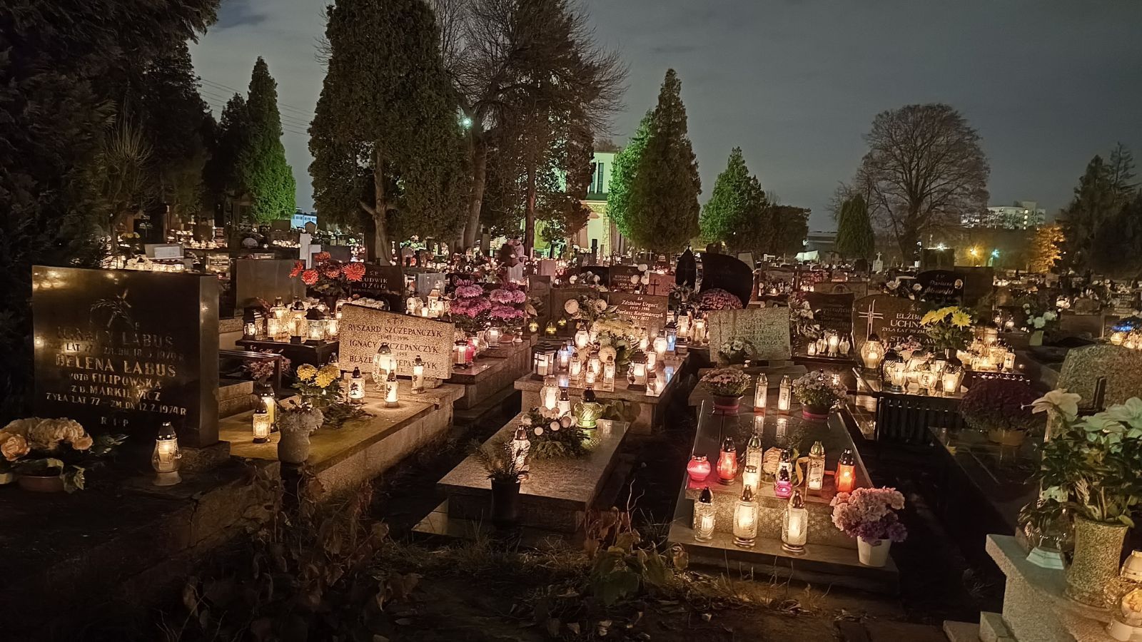 Dziś miałaby 14 lat. Tak wygląda grób Madzi z Sosnowca, za którą płakała cała Polska