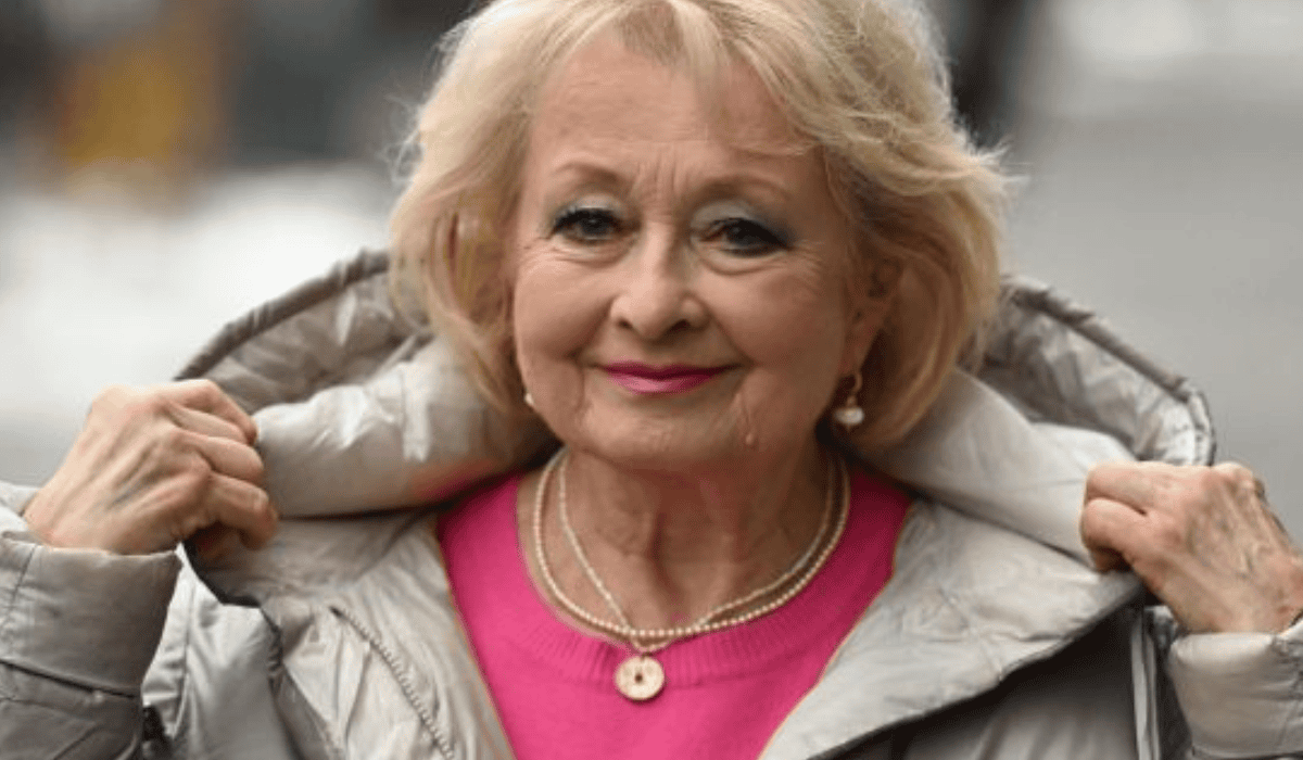 Co łączy 79-letnią Magdalenę Zawadzką ze znanym reżyserem?