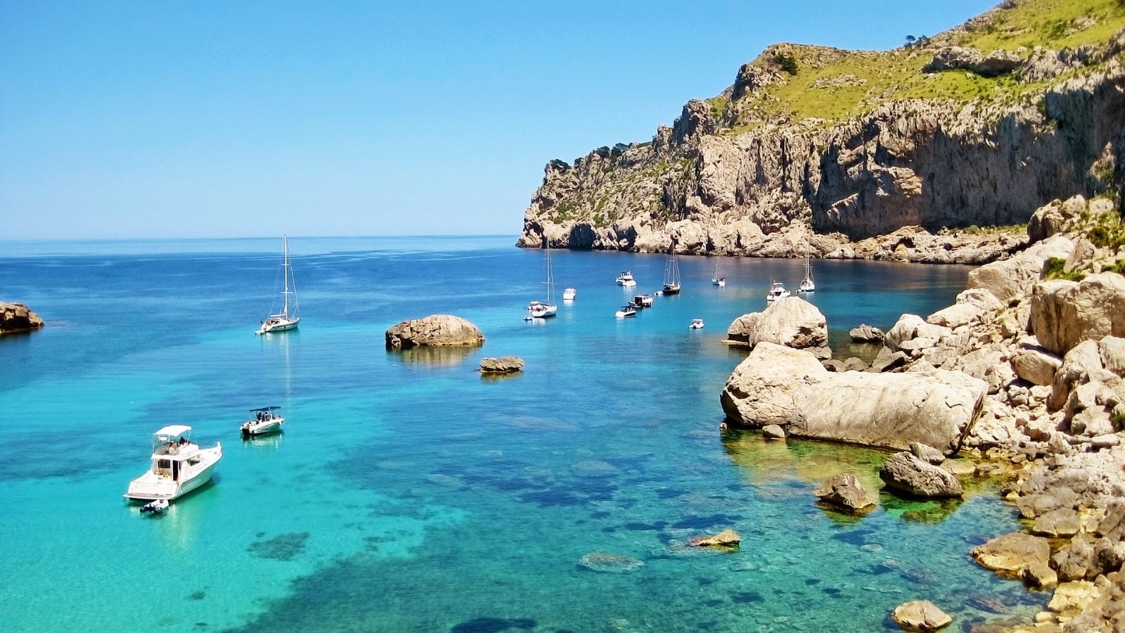 Te miejsca zachwycają i są bezpieczne. 5 najlepszych kierunków na wakacje 2026