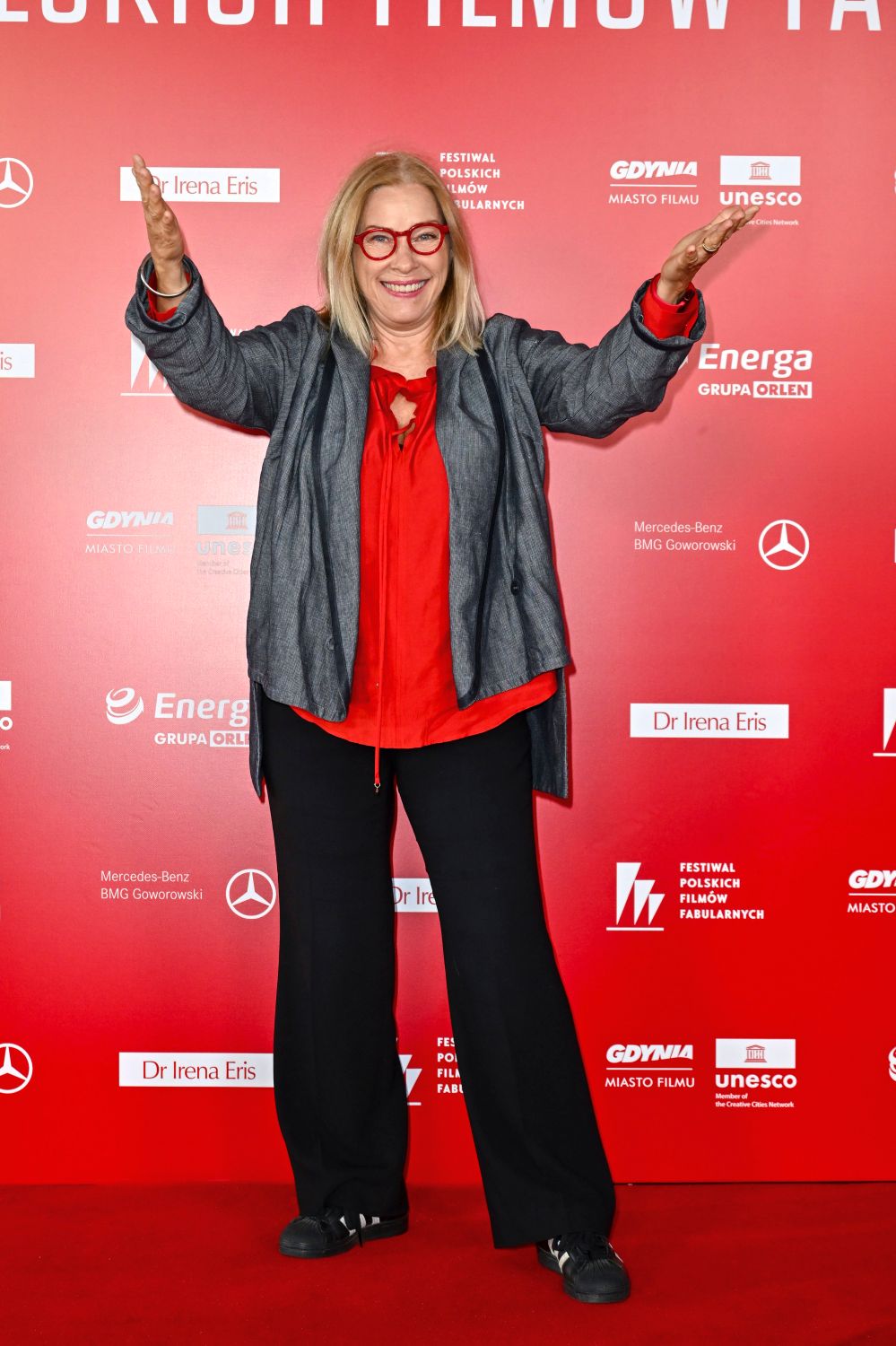 Gwiazdy na zakończeniu festiwalu w Gdyni. Kożuchowska, Olejnik, Więckiewicz, Figura