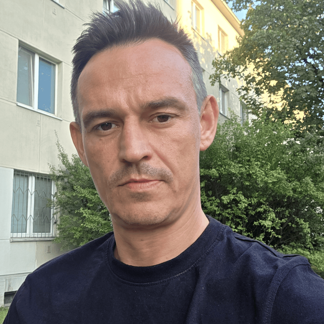 Policja wtargnęła do domu dziennikarza TV Republika. "Zagrożenie życia i zdrowia"
