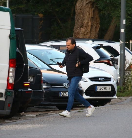 Były mąż Marty Kaczyńskiej wyszedł z więzienia. Na tym przyłapali go fotoreporterzy