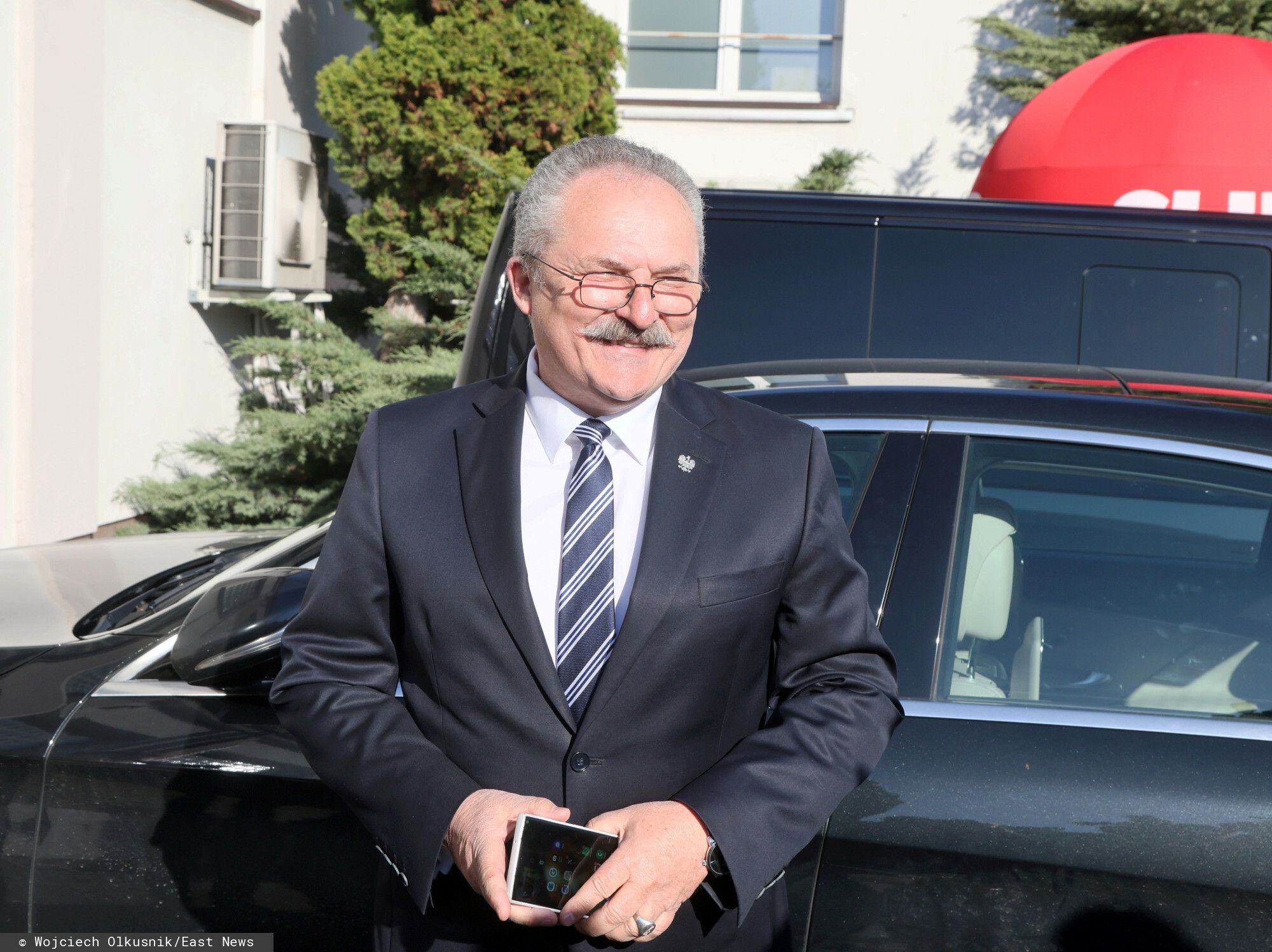 Przelewy na 100 tysięcy, migranci z Ukrainy i tajemniczy fałszerz. Tak Jakubiak i Bartoszewicz załatwiali sobie udział w wyborach