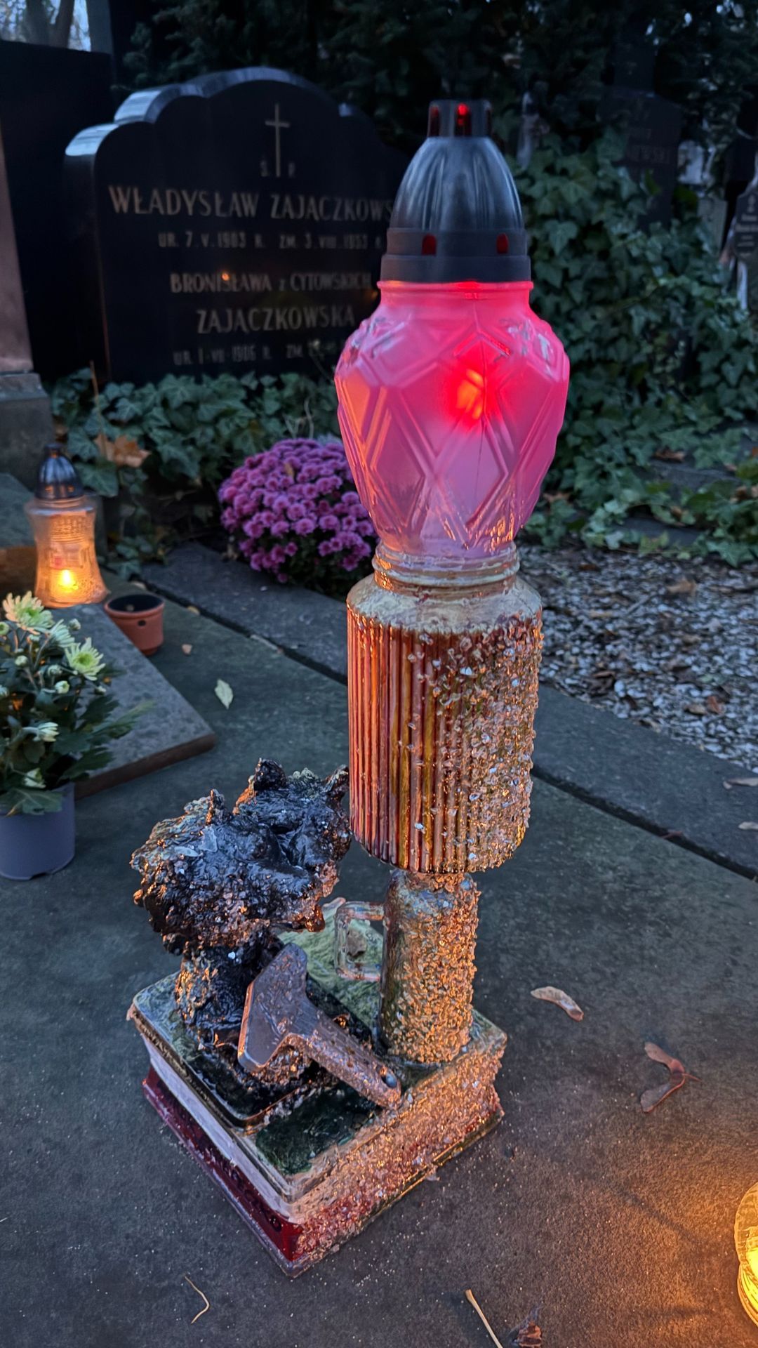 Niebywałe, jak dziś wygląda grób Marka Perepeczki. Prochów aktora już w nim nie ma