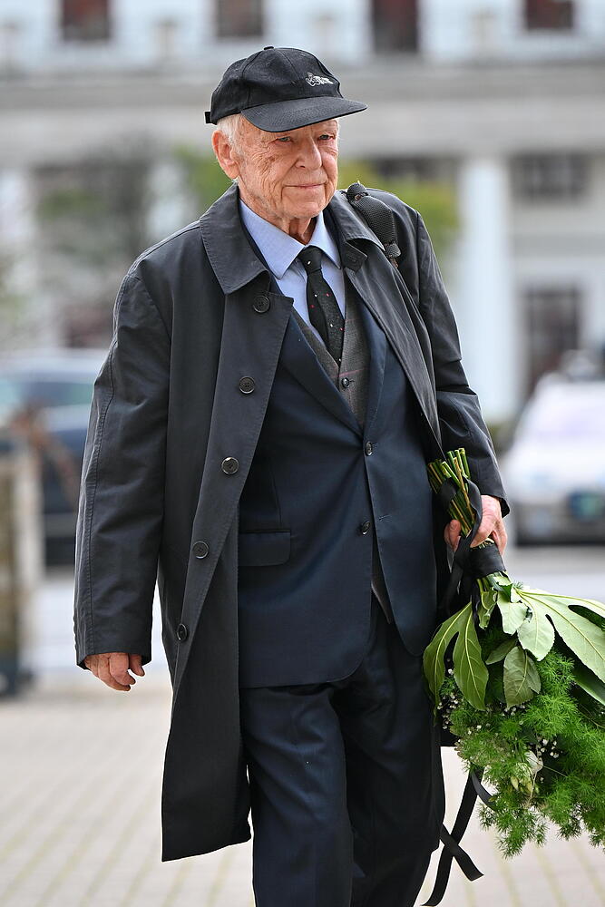 Marian Opania na pogrzebie Jerzego Derfla. Wszyscy patrzyli tylko na jego głowę