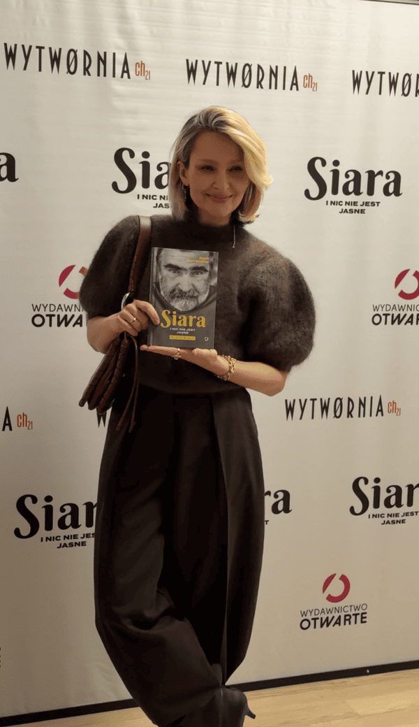 Dawno niewidziany syn Rewińskiego pojawił się na premierze biografii ojca. Ludzie nie mogli uwierzyć