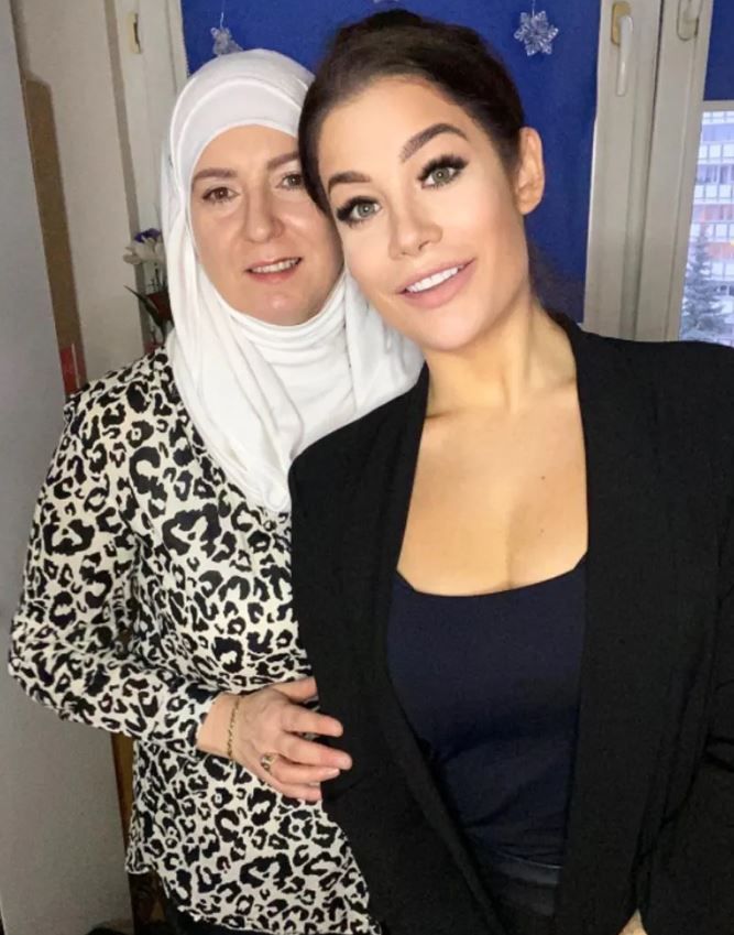 Mama uczestniczki "Hotelu Paradise" żyje zgodnie z zasadami islamu. Wzięła ślub po 3 spotkaniach