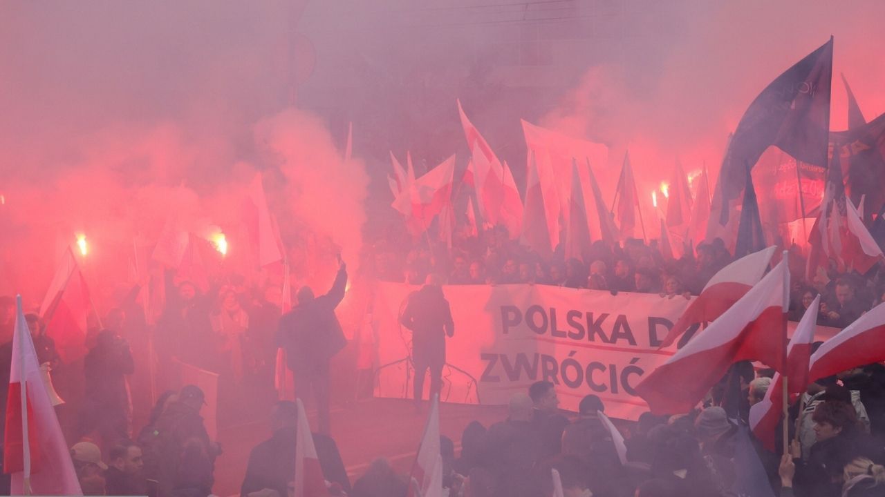 Nagrania z Marszu Niepodległości zalewają sieć. W oczy rzuca się jedno