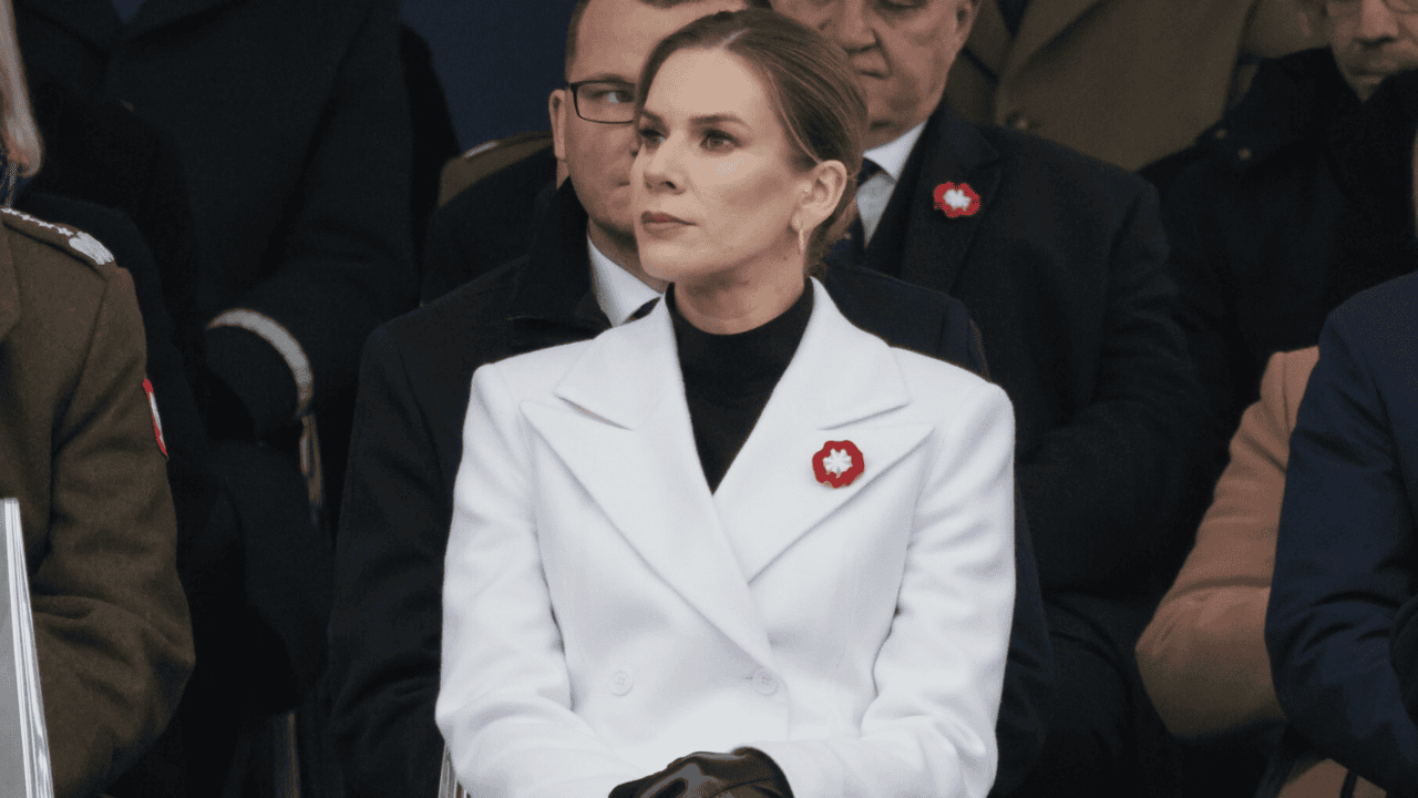 Nie do wiary, jaką emeryturę dostaje Marta Nawrocka. Tyle "na rękę" co miesiąc wypłaca jej ZUS