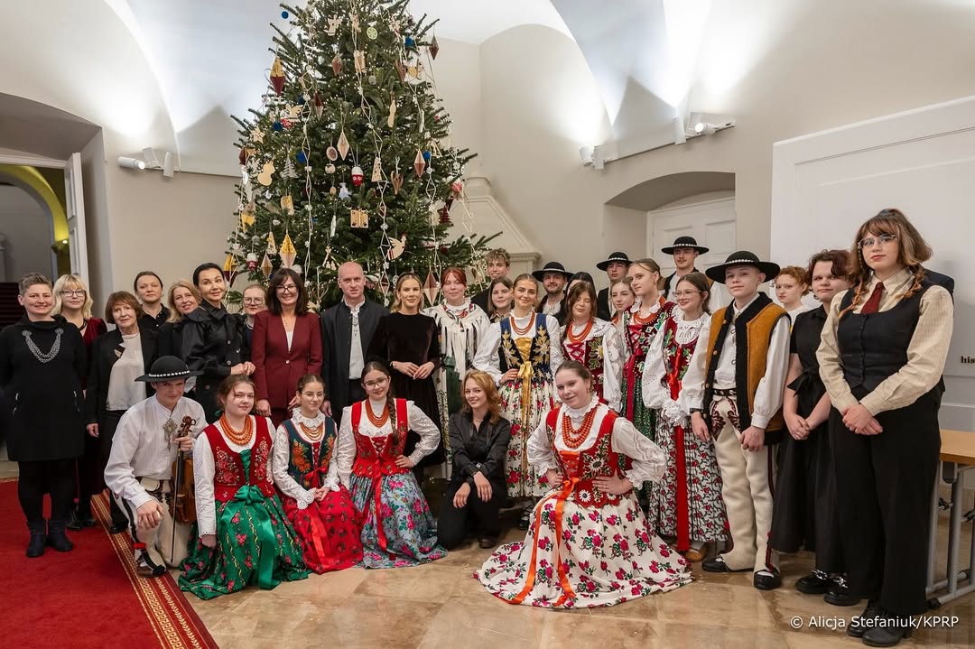 Marta Nawrocka pokazała choinkę w Pałacu Prezydenckim. Internauci oniemieli z zachwytu.