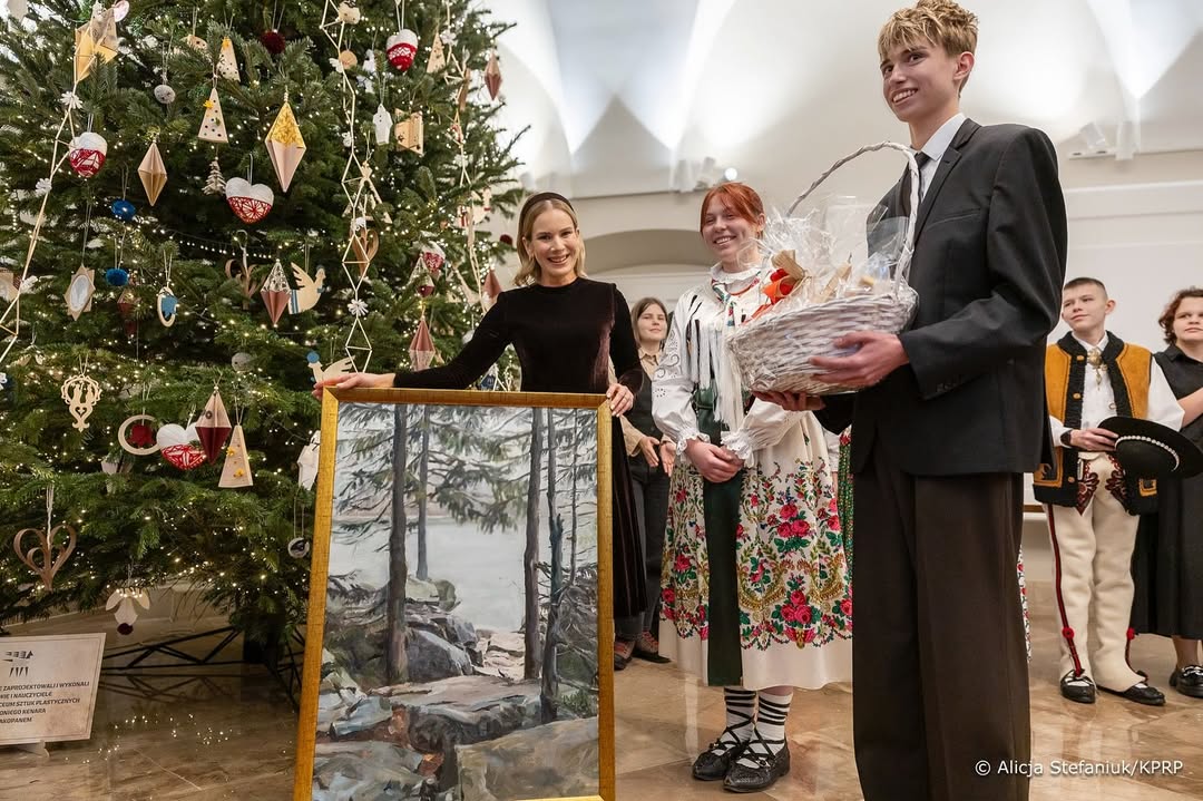 Marta Nawrocka pokazała choinkę w Pałacu Prezydenckim. Internauci oniemieli z zachwytu.