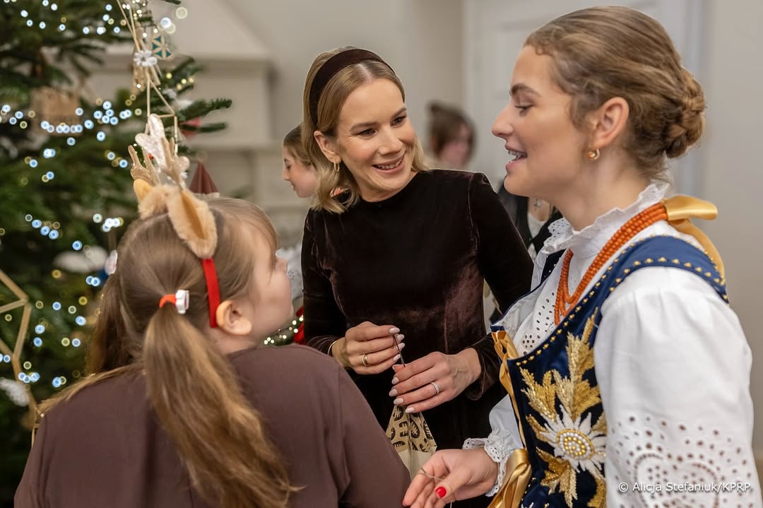 Marta Nawrocka pokazała choinkę w Pałacu Prezydenckim. Internauci oniemieli z zachwytu.