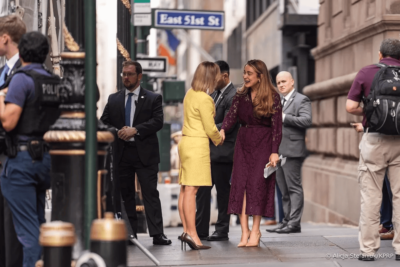 Tak Polonia przywitała Nawrocką. Był płacz, zdjęcia i zaskakujący "Pierożek"