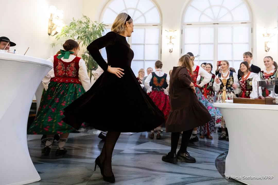 Marta Nawrocka pokazała choinkę w Pałacu Prezydenckim. Internauci oniemieli z zachwytu.