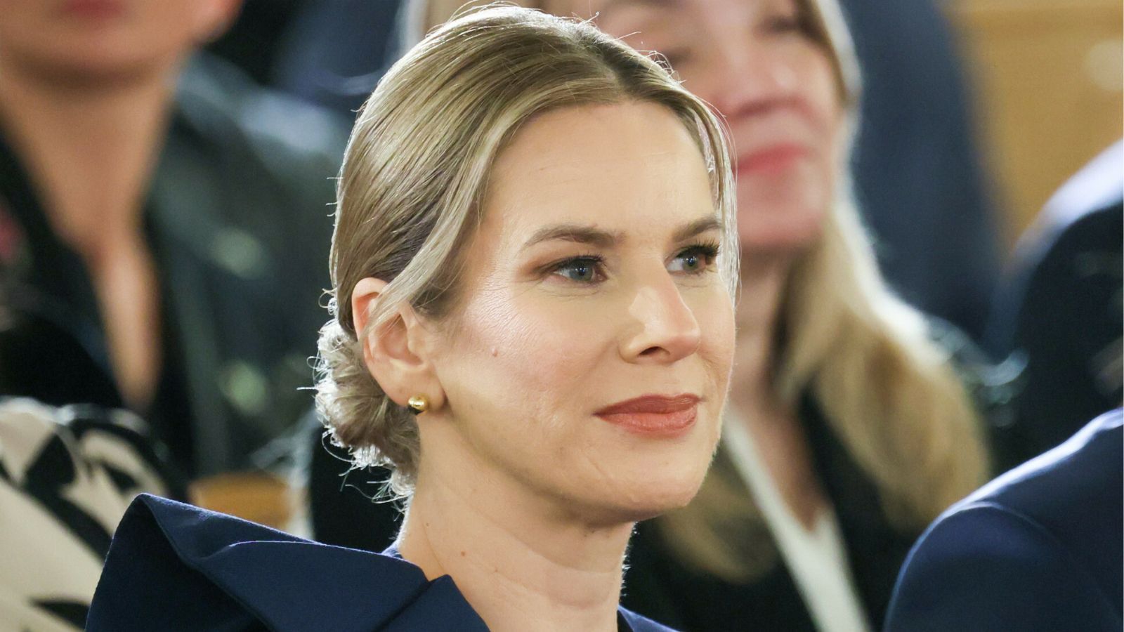 Styl Pierwszej Damy pod lupą Minge. W tle Melania Trump