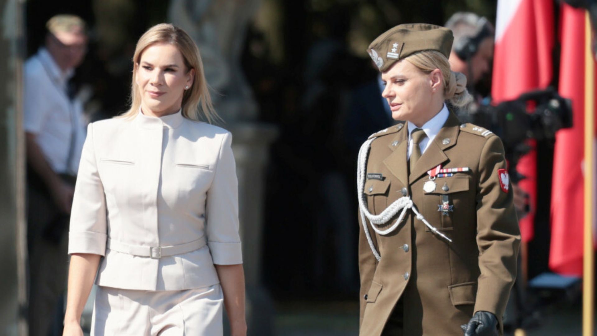 Żołnierka wybuchnęła śmiechem po tym, co zrobiła Nawrocka na paradzie. Wszystko się nagrało