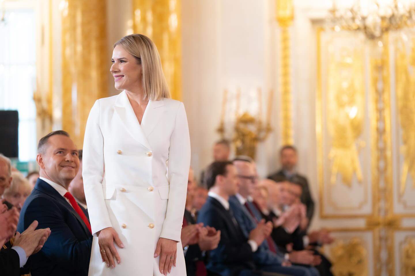 Wpadka Marty Nawrockiej podczas Bożego Ciała. Ekspert wylicza, co poszło nie tak